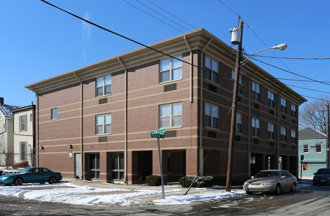 719 Wayne Street in Cincinnati, OH - Foto de edificio