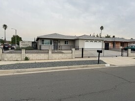 428 E Montrose St in Rialto, CA - Building Photo