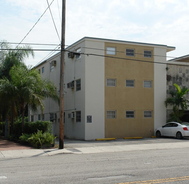 2415 SW 17th Ave in Miami, FL - Building Photo - Building Photo