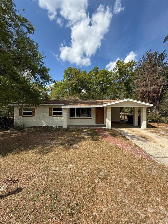 2501 NW 20th St in Ocala, FL - Building Photo