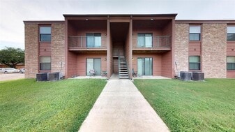 904 University Oaks Blvd, Unit 124 in College Station, TX - Building Photo