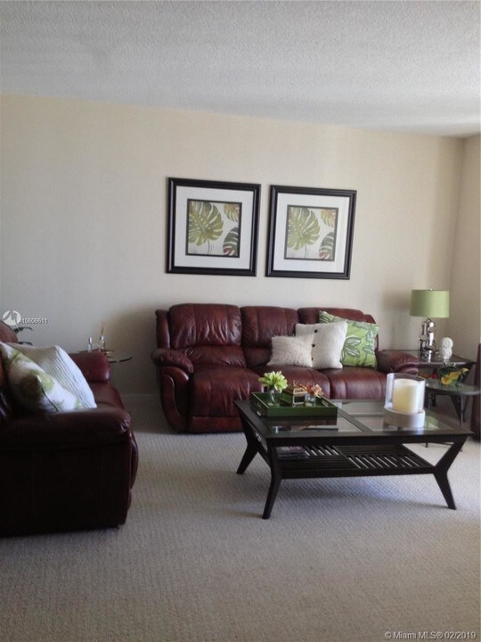 9066 SW 73rd Ct-Unit -1805 in Miami, FL - Building Photo