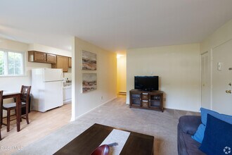 2568 Western Ave in Altamont, NY - Building Photo - Building Photo