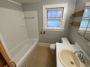 904 Brown St in Akron, OH - Building Photo - Building Photo