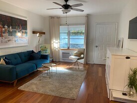 101 Collins Ave in Miami Beach, FL - Building Photo