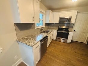 626 S Hoover Rd in Durham, NC - Building Photo - Building Photo