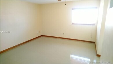 3289 SW 25th St-Unit -Back in Miami, FL - Building Photo - Building Photo