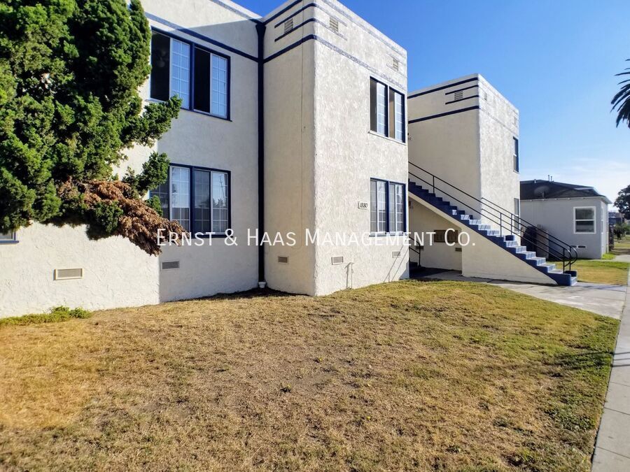 1892 Magnolia Ave in Long Beach, CA - Building Photo