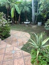 8921 Rosewood Ave in West Hollywood, CA - Building Photo - Building Photo