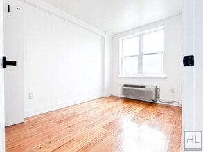 BROADWAY in Brooklyn, NY - Building Photo - Building Photo