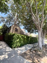 618 1/2 N Beachwood Dr in Los Angeles, CA - Building Photo