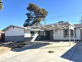 1100 Saylor Way in Las Vegas, NV - Building Photo