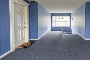 480 Fox Hills Dr N, Unit 4 in Bloomfield Hills, MI - Building Photo