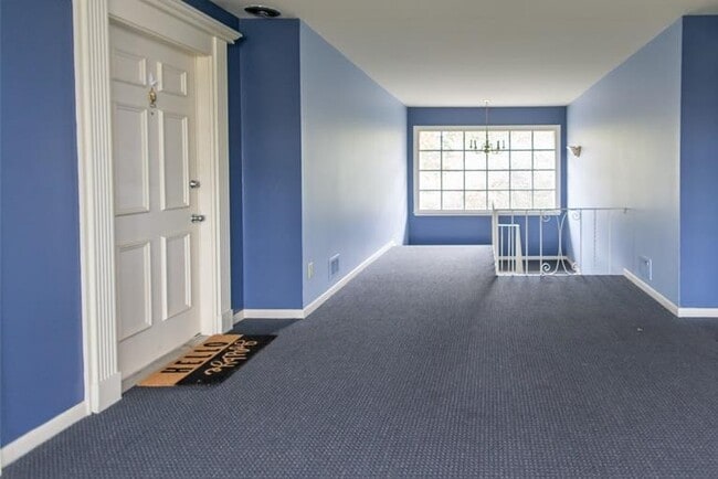 480 Fox Hills Dr N, Unit 4