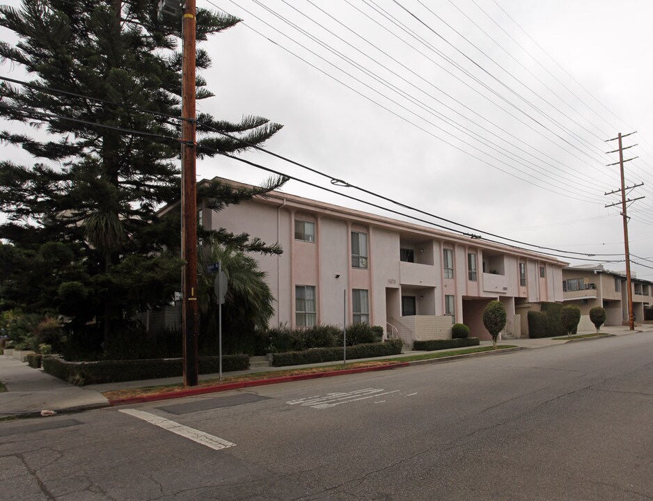 1754 Federal Ave in Los Angeles, CA - Building Photo