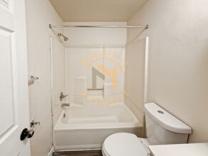 2659 Deckner Ave in Green Bay, WI - Foto de edificio - Building Photo