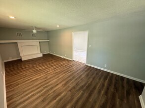 13701 11th Ter in Grandview, MO - Building Photo - Building Photo