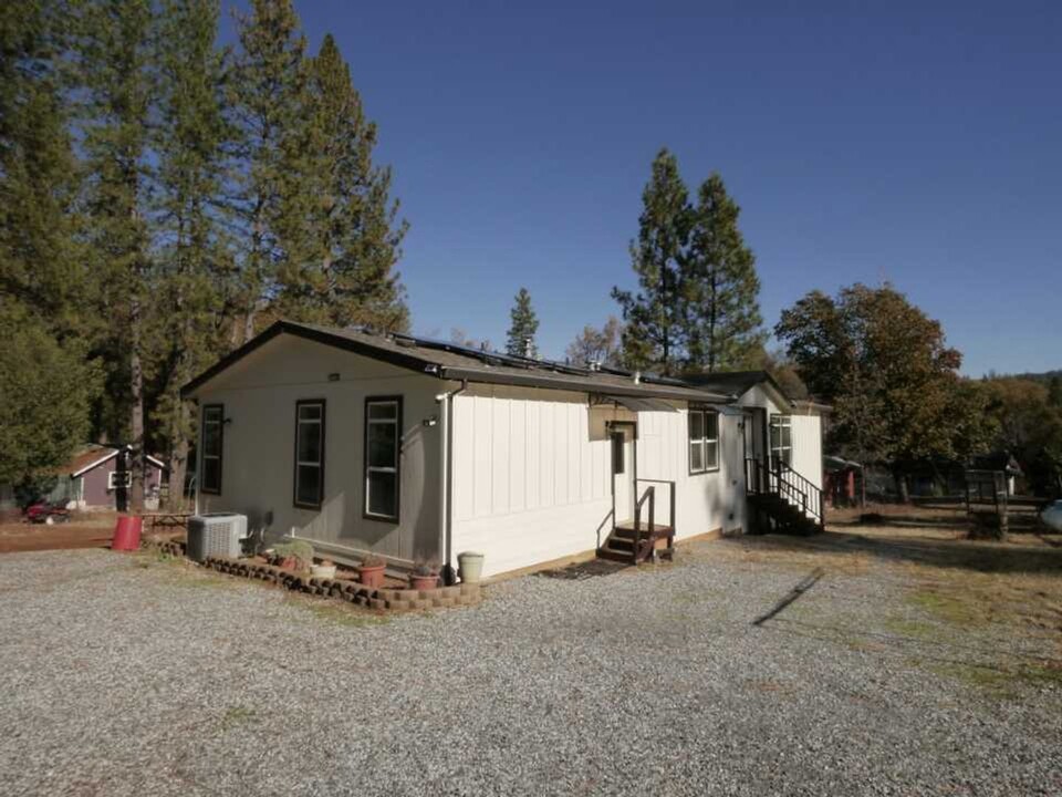 181 Bald Mountain Rd in West Point, CA - Building Photo