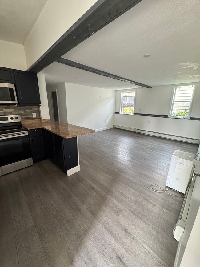 8 Crescent Hl, Unit basement InLaw