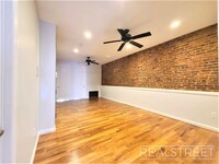 432 Rogers Ave in Brooklyn, NY - Foto de edificio - Floor Plan