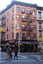 207-211 Mulberry St in New York, NY - Building Photo - Building Photo