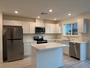 8145 Whippersnapper Wy in Roseville, CA - Building Photo - Building Photo