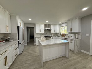3356 Travis Ave in Simi Valley, CA - Building Photo - Building Photo