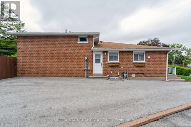 3675 Glencolin Ct in Mississauga, ON - Building Photo - Building Photo