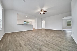 20082 Torrey Pines Ln in Cleveland, TX - Building Photo - Building Photo