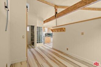 621 Rose Ave in Los Angeles, CA - Building Photo - Building Photo