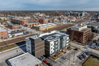 302 W Liberty Dr in Wheaton, IL - Building Photo - Building Photo