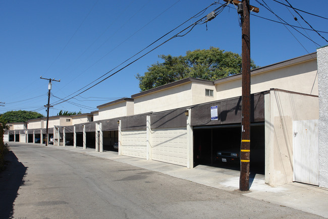 Gemini III Apartments in Oxnard, CA - Foto de edificio - Building Photo