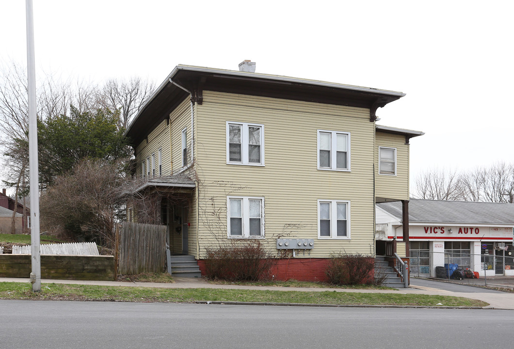 367-369 Park St in New Britain, CT - Building Photo