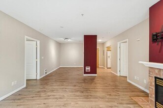 12439 Totem Lake Way in Kirkland, WA - Building Photo - Building Photo