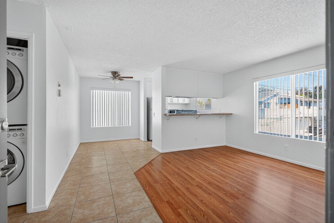 1066 Coronado Ave in Long Beach, CA - Building Photo