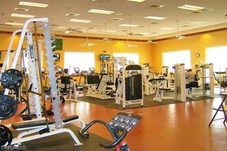 2120 Arielle Dr in Naples, FL - Foto de edificio - Building Photo