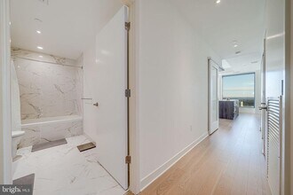 1650 Silver Hill Dr in Tysons, VA - Building Photo - Building Photo