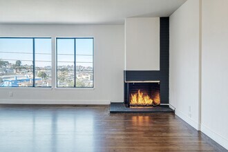 97 Canyon Dr in San Francisco, CA - Foto de edificio - Building Photo