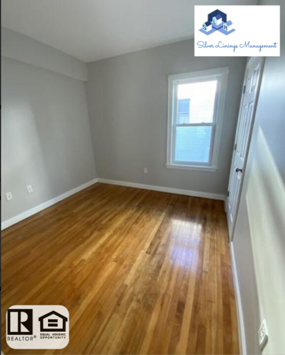 114 Endicott St in Worcester, MA - Building Photo