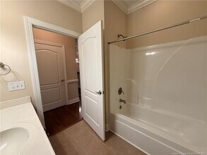 185 Gallery Dr in Spring Lake, NC - Building Photo - Building Photo