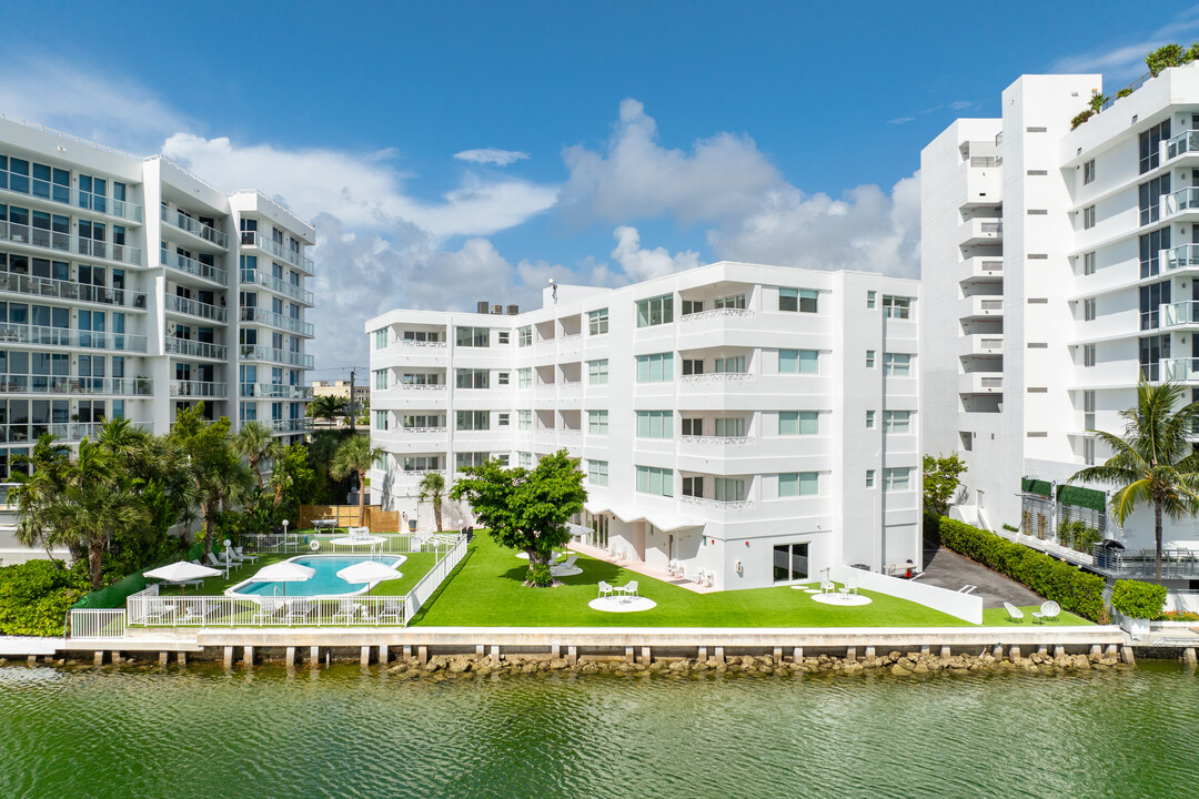 The Rexleigh in Bay Harbor Islands, FL - Building Photo