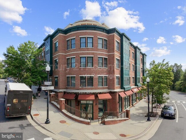property at 2101 N Monroe St