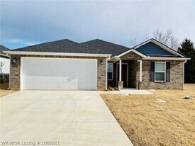 6809 Veterans Ave in Barling, AR - Building Photo