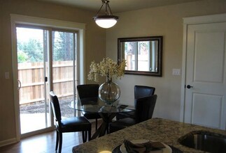 20256 Badger Rd in Bend, OR - Building Photo - Building Photo