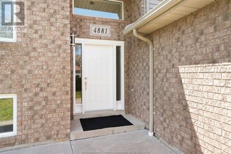 4881 Juliet Crescent in Windsor, ON - Building Photo - Building Photo