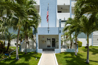 Eden Roc in Sunny Isles Beach, FL - Building Photo - Building Photo