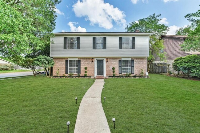 property at 7003 Huntbrook Dr