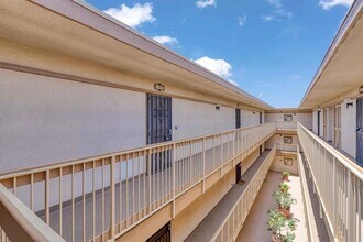 2628 Worden St, Unit 158 in San Diego, CA - Foto de edificio - Building Photo