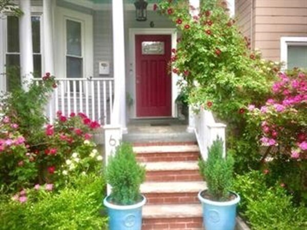 property at 6 Arcadia St