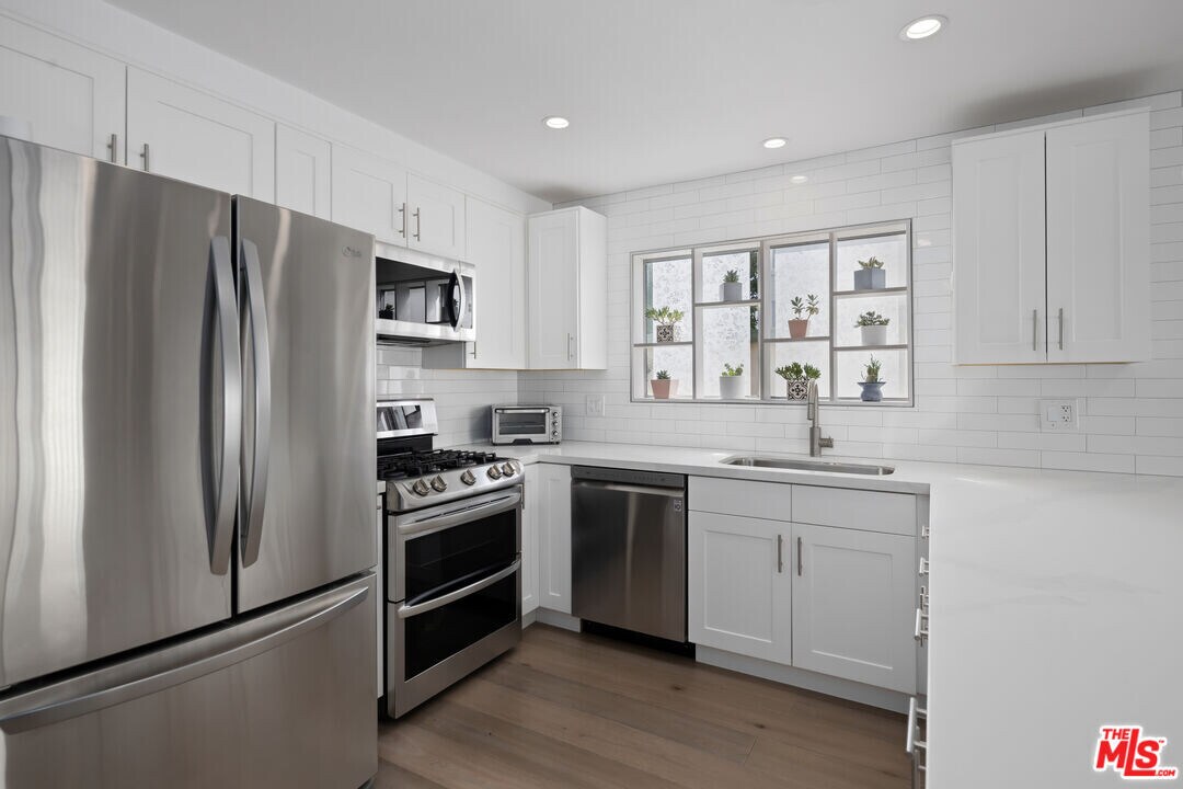 1818 Butler Ave in Los Angeles, CA - Building Photo